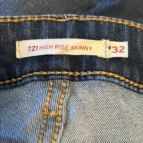 Levi's 721 Deep Indigo Cropped Jeans - Picture 4 of 8
